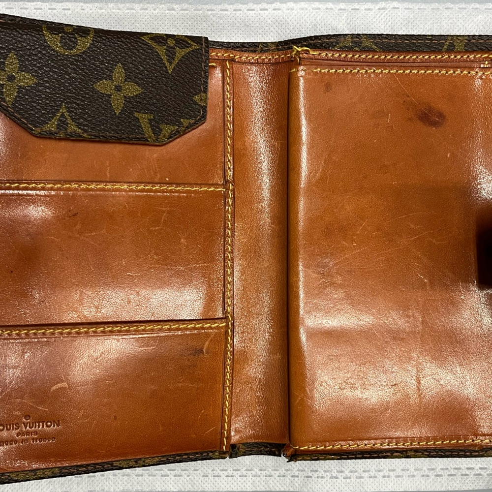 Louis Vuitton fold over purse/wallet - Picture 4 of 16